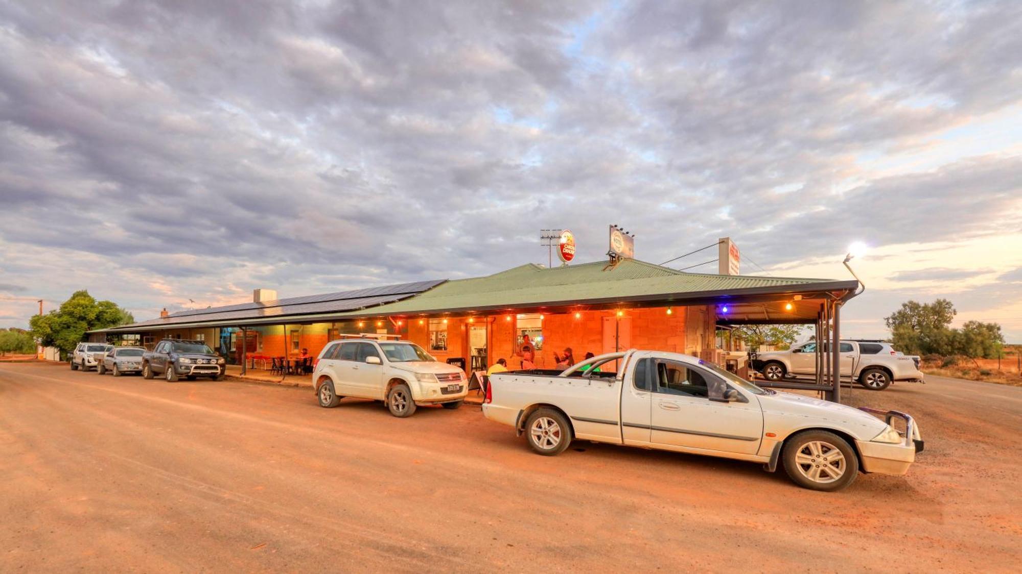 White Cliffs Hotel Exterior photo